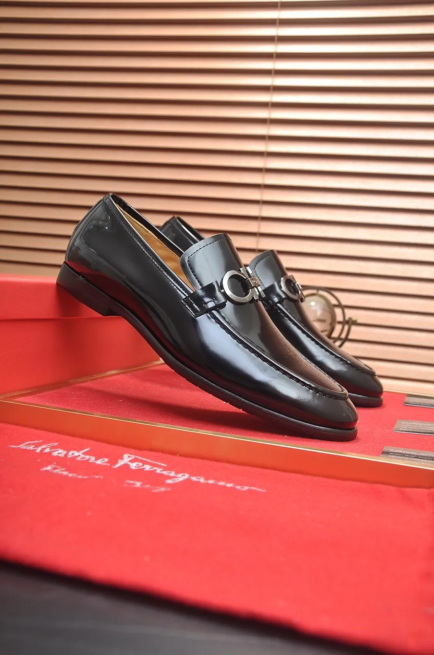 Men's shoes 💰520💶【Ferragamo/Ferragamo】The latest model in the counter. Original imported high-quality cowhide with open sides + imported 🐂 water-dyed cowhide lining + original luxury metal buckle + original combination outsole. No pressure for comparison. 38--45 (45 is custom-made and cannot be returned or exchanged)